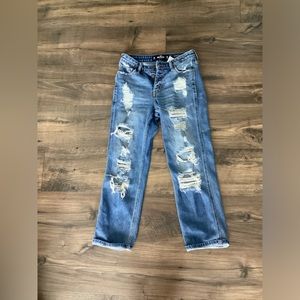 EUC Hollister ripped boyfriend jeans Size: 0